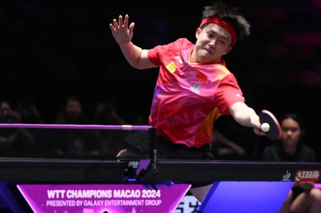 1725975787431083080.jpg (体育)(5)乒乓球——WTT澳门冠军赛:王楚钦晋级XxjpseC007262_20240910_PEPFN0A001.jpg